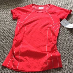 Athleta Finish Fast Line Tee. NWT